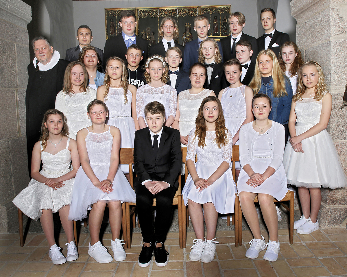 Årets konfirmander i Torslev Kirke Årets konfirmander i Torslev Kirke