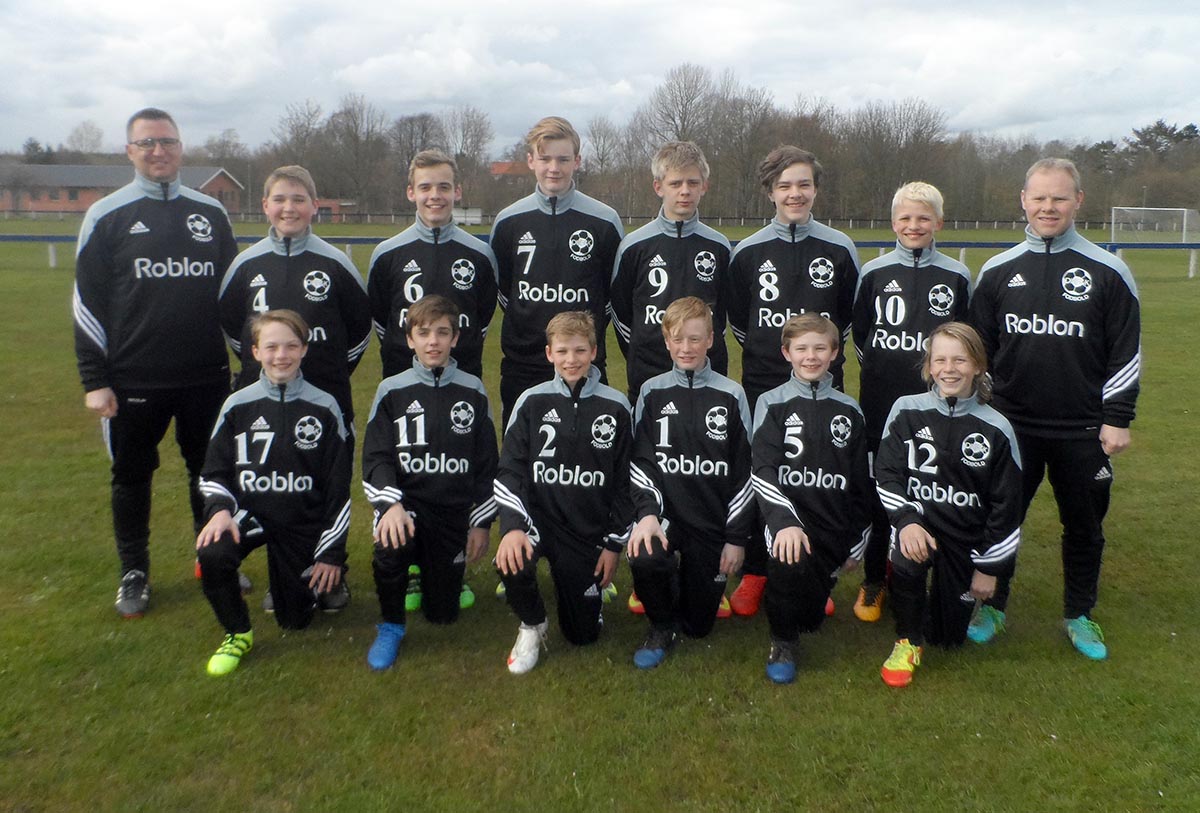 DHF & K U14 drenge har fået nyt spillersæt DHF & K U14 drenge har fået nyt spillersæt