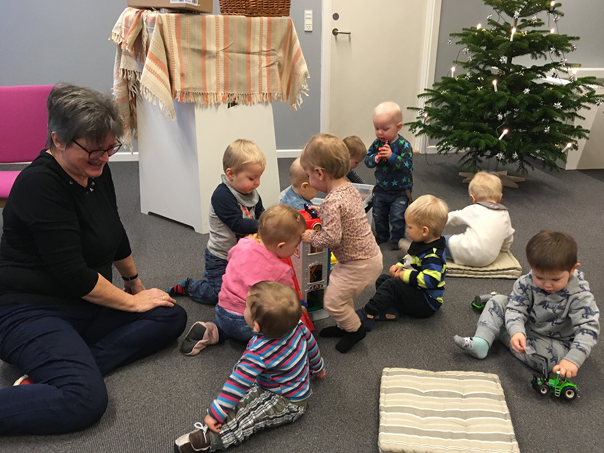 Dagplejen på julebesøg i Østervrå Frikirke Dagplejen på julebesøg i Østervrå Frikirke
