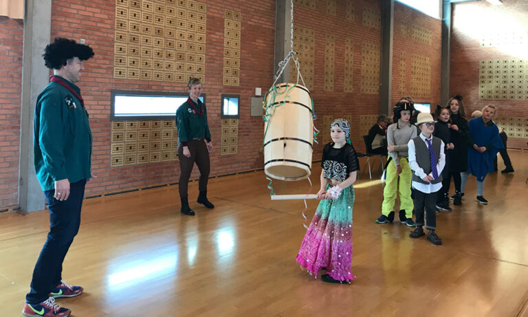 Duer og superhelte  i kirken