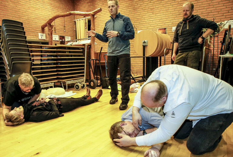 30 tryk og to pust
