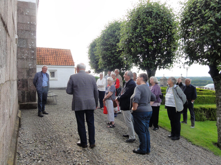 Ny kirkefolder præsenteret i Karup Kirke