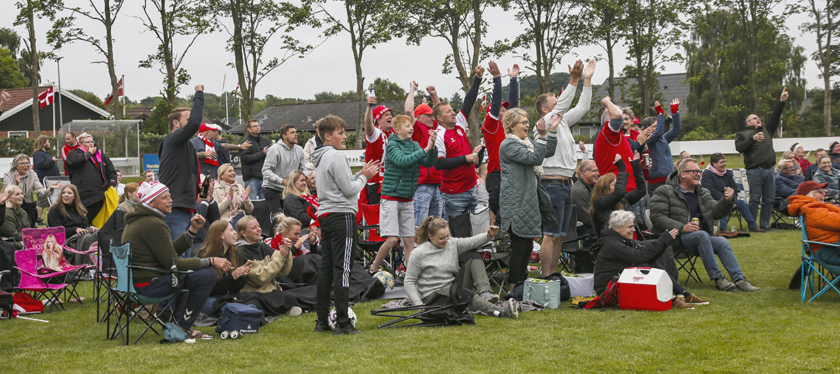 Landskampstemning på Østervrå Stadion Landskampstemning på Østervrå Stadion