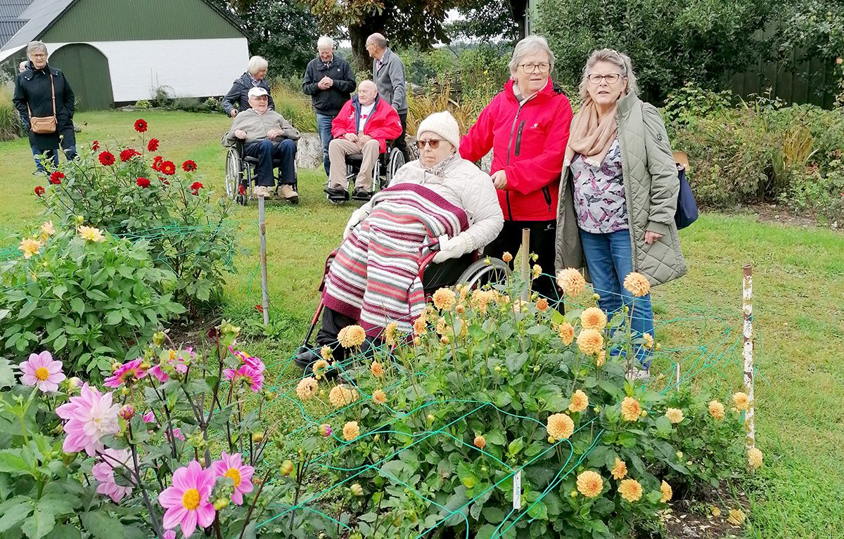 Blomstertur til Milbakken Blomstertur til Milbakken