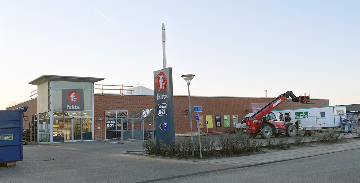 De arbejder hårdt på den nye discountbutik i Østervrå De arbejder hårdt på den nye discountbutik i Østervrå