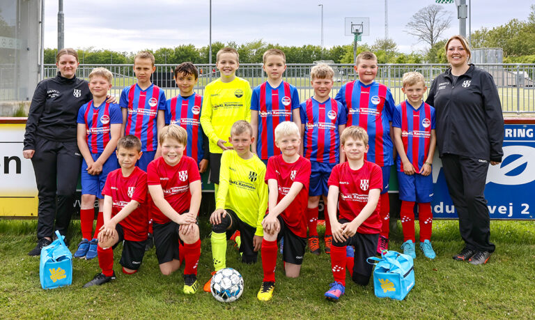 Nyt spilletøj og træningsdragter til U9 og U10