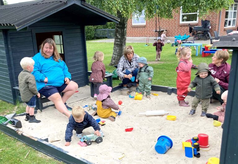 Dagplejen styrker legefællesskaberne i sommervarmen