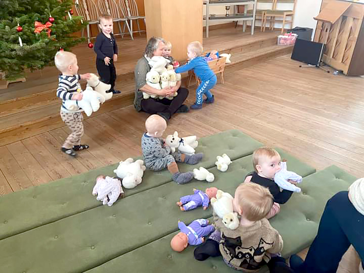 De små trodsede vinterens kulde De små trodsede vinterens kulde