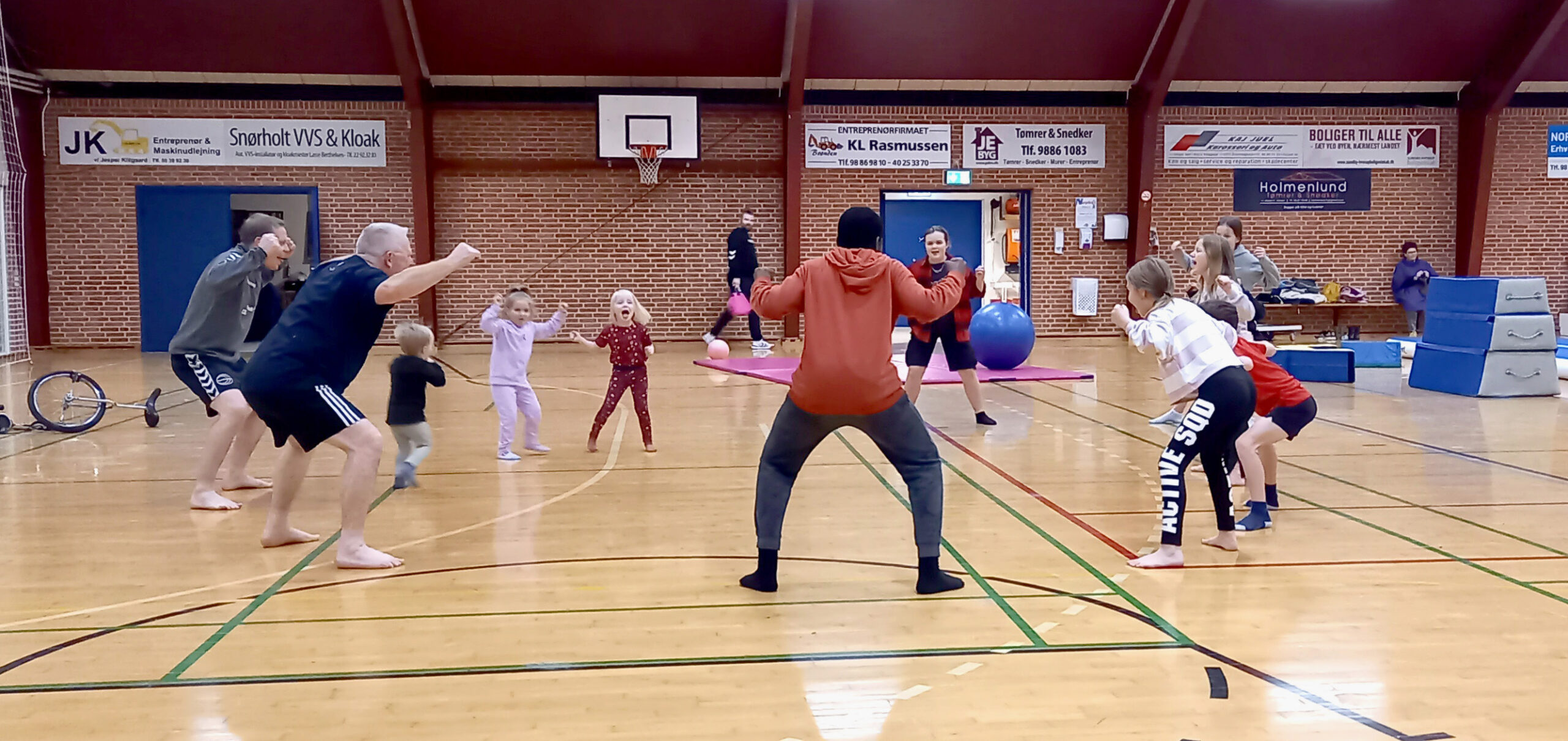 <strong>Fredagsgøgl i Flauenskjold</strong> <strong>Fredagsgøgl i Flauenskjold</strong>