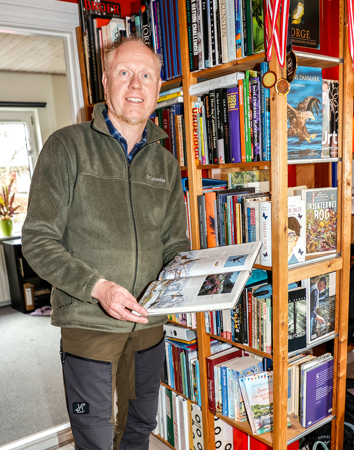 Henrik er en stolt og glad modtager af pædagogpris Henrik er en stolt og glad modtager af pædagogpris