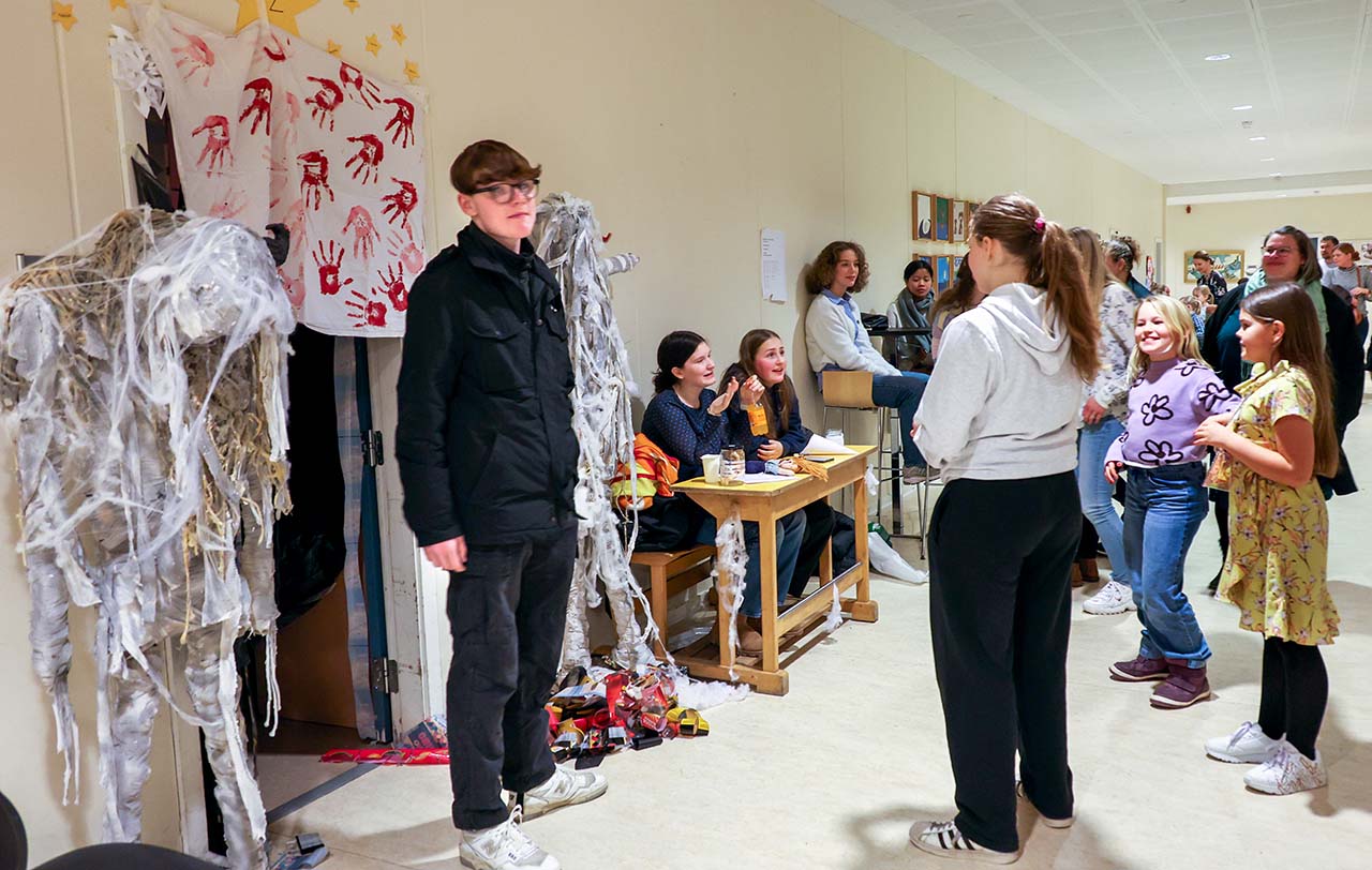 Livlig og velbesøgt fest på Torslev Skole Livlig og velbesøgt fest på Torslev Skole
