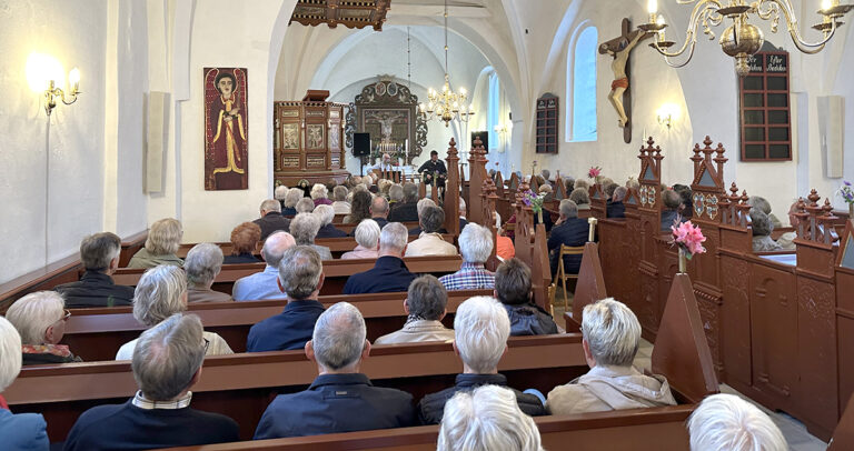 Henning og Christian trak fuldt hus i Volstrup Kirke