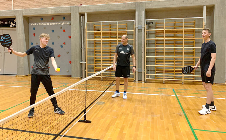 Pickleball på vej ind hos ØVI badminton