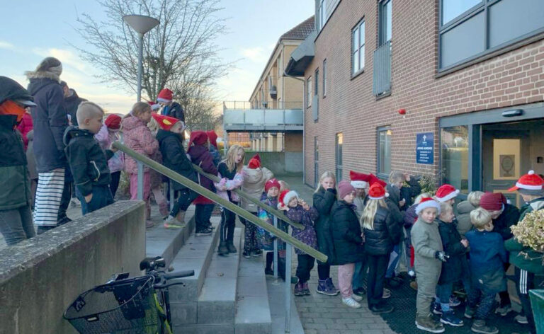 Bødkerklubbens kor gav julestemning på ældrecentret