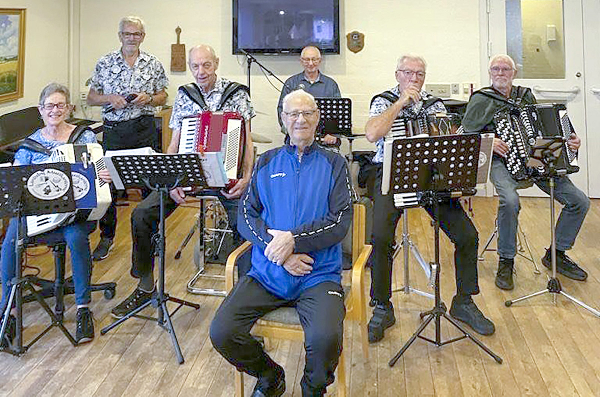 Muntre Landsbymusikanter i Aktivitetscenteret Muntre Landsbymusikanter i Aktivitetscenteret