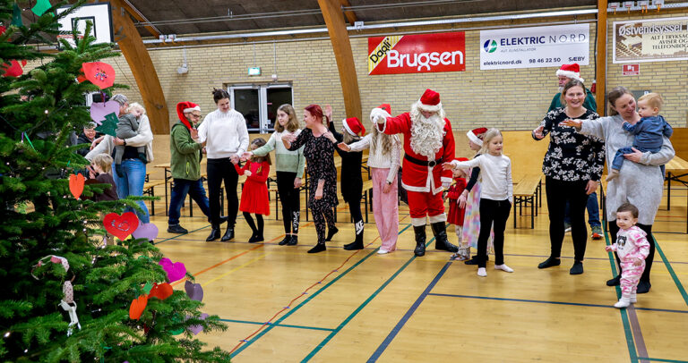 Årets store juleoptog i Dybvad bragte glæde og smil