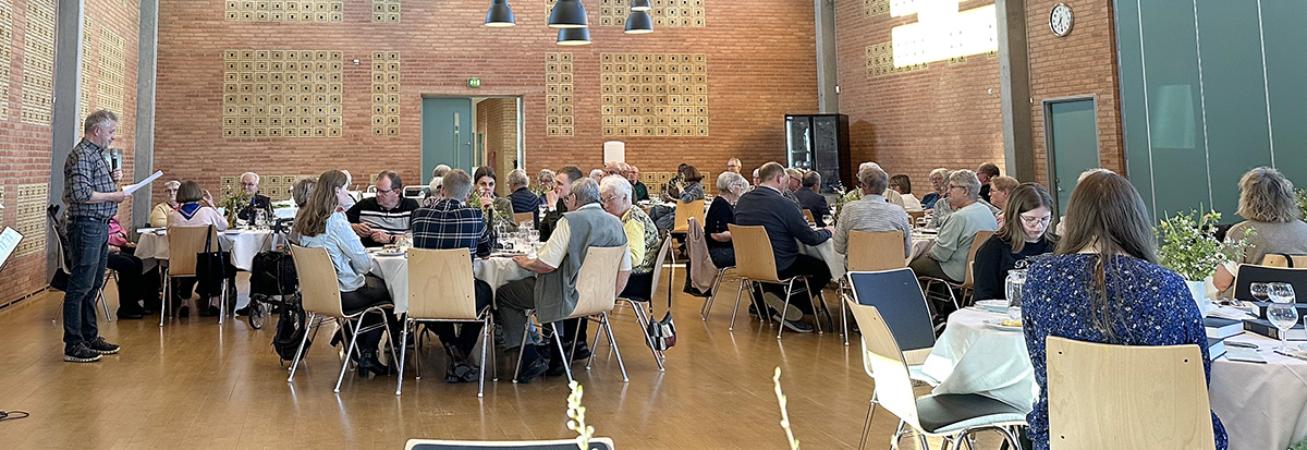 Fuldt hus til ”Danmark Spiser Sammen” i Østervrå Fuldt hus til ”Danmark Spiser Sammen” i Østervrå
