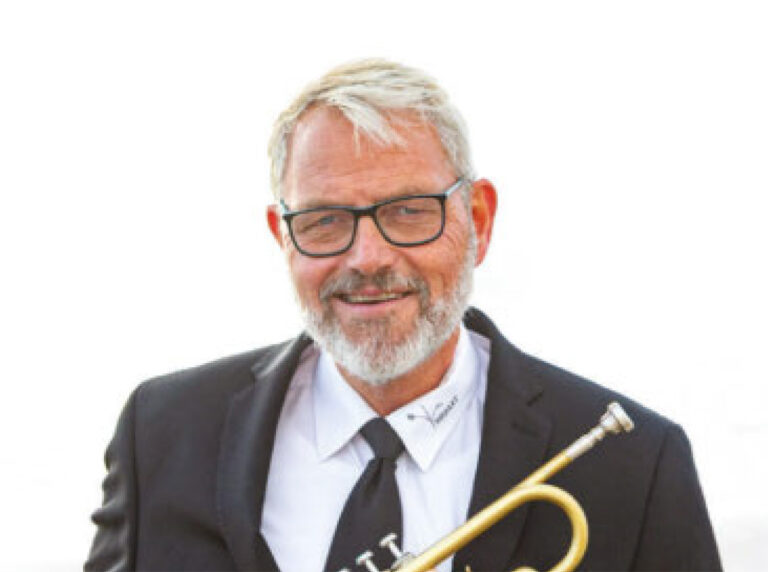Musiker og bedemand Frank Hejslet kigger forbi Østervrå Seniorer