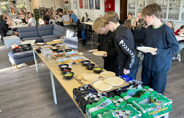Vellykket Klubmesterskab og sæsonafslutning i ØVI Badminton