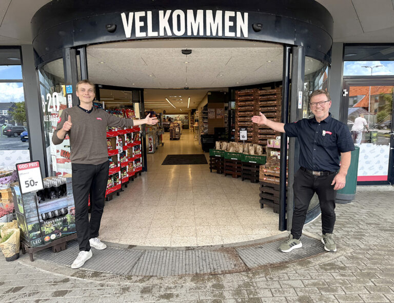 Farvel til karruseldøren– Meny Østervrå har fået moderne skydedøre