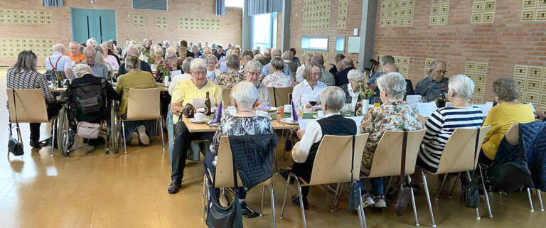 Højt humør og stor tilslutning til høstfest hos Østervrå Seniorer
