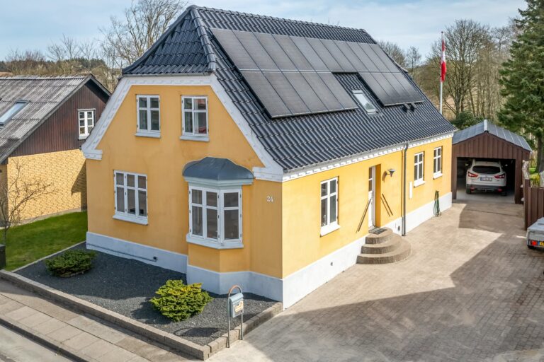 Flot og rummelig velindrettet villa på 165 m² centralt i Østervrå