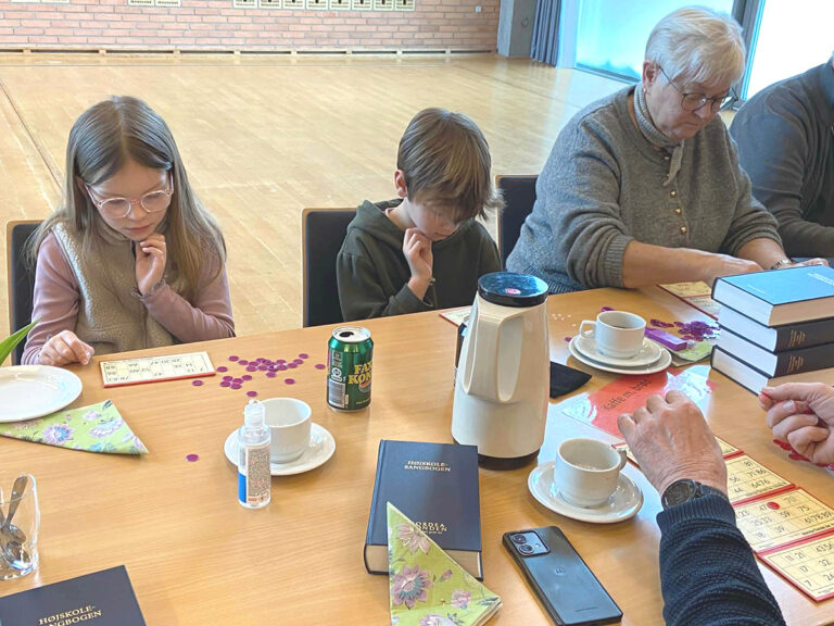 God opbakning til banko og eftermiddagshygge i Østervrå