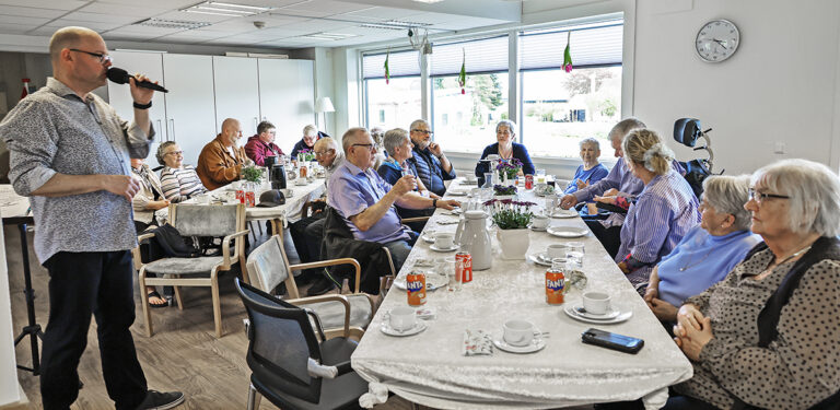 God syng-med eftermiddag på Dybvad Ældrecenter