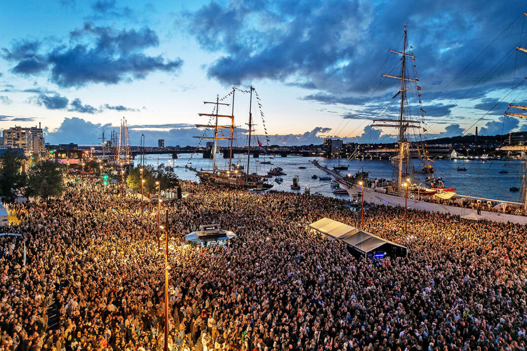 Fantastisk folkefest i Aalborg trak fulde huse Fantastisk folkefest i Aalborg trak fulde huse