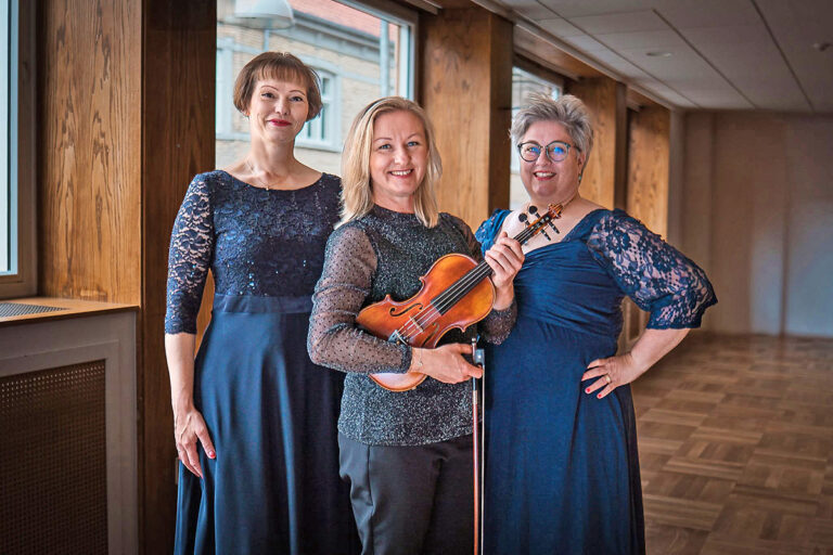 Trio Ardente giver koncert i Voer Kirke