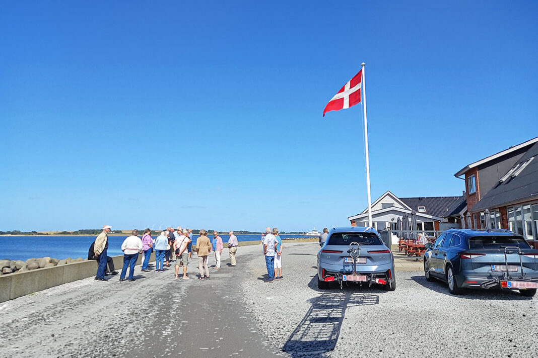 Tårs Seniorer på hyggelig udflugt til Feggesund Færgekro Tårs Seniorer på hyggelig udflugt til Feggesund Færgekro