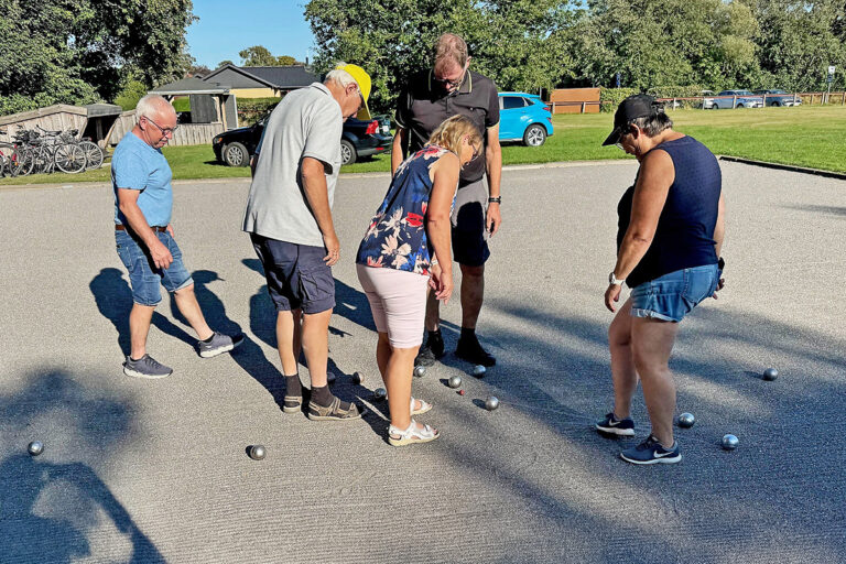 Vellykket fælles klubhyggedag hos Østervrå Petanque